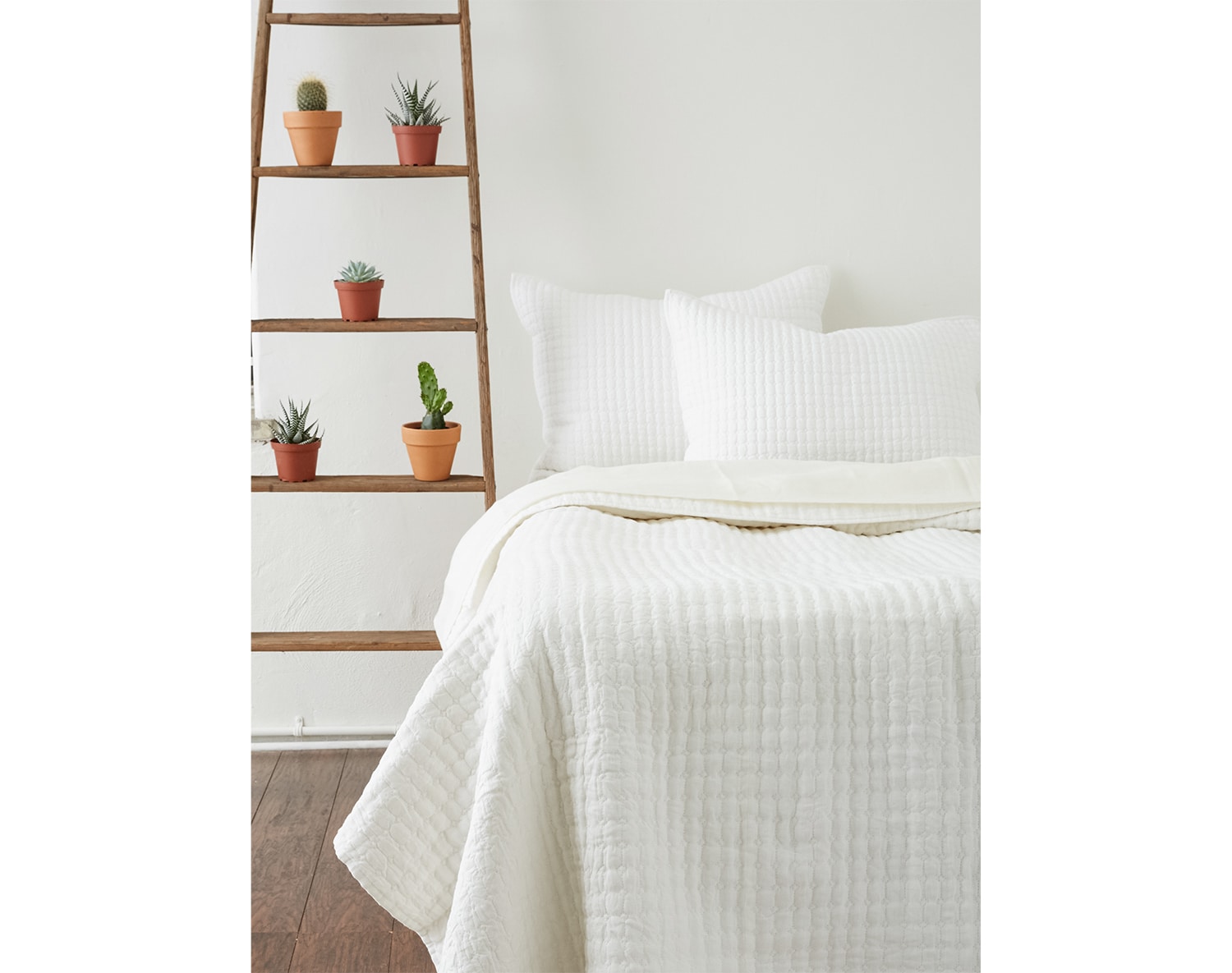 The Catalina Bedding Collection - White