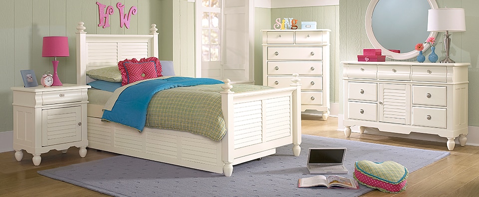 declutter your home using furniture