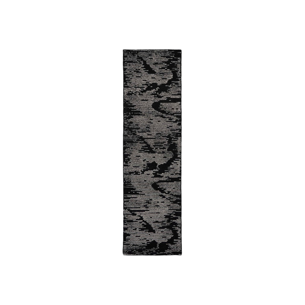 black area rug  x    
