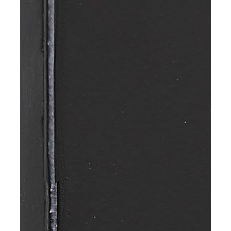 black swatch  