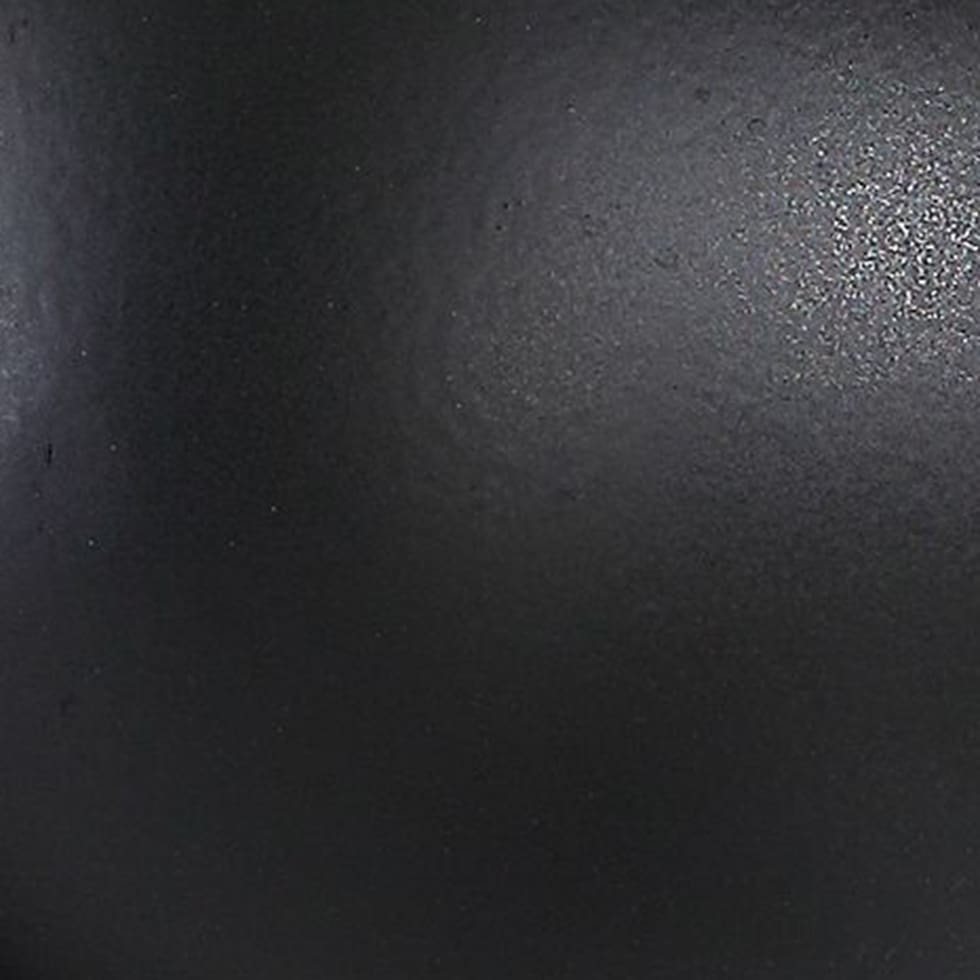 black swatch  