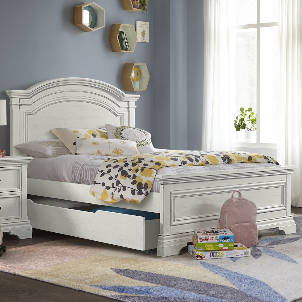 caroline white trundle   