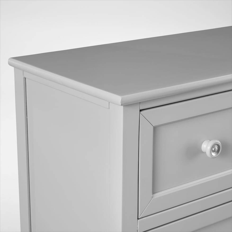 flynn youth gray chest   