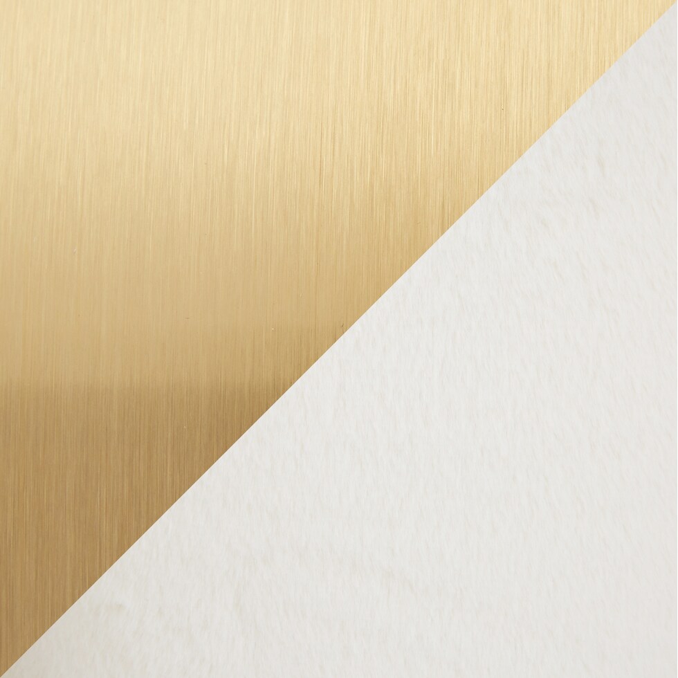 gold cream swatch  