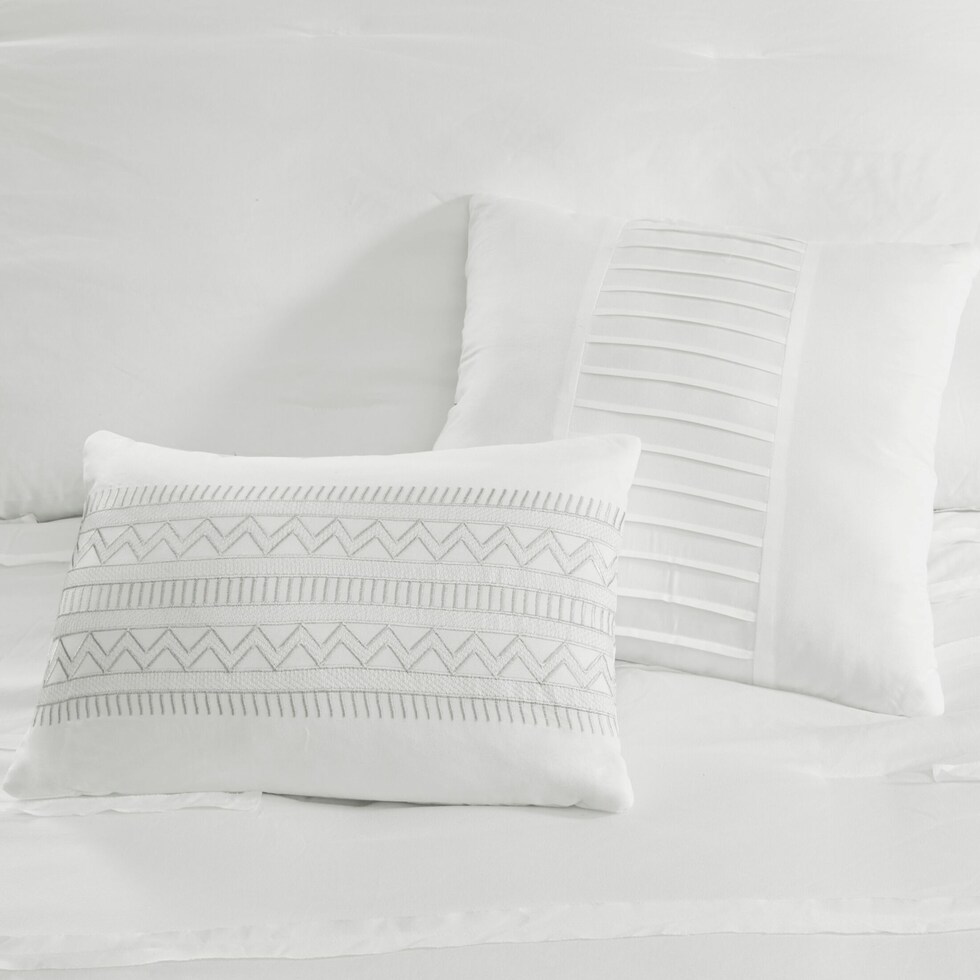 jaycee white king bedding set   