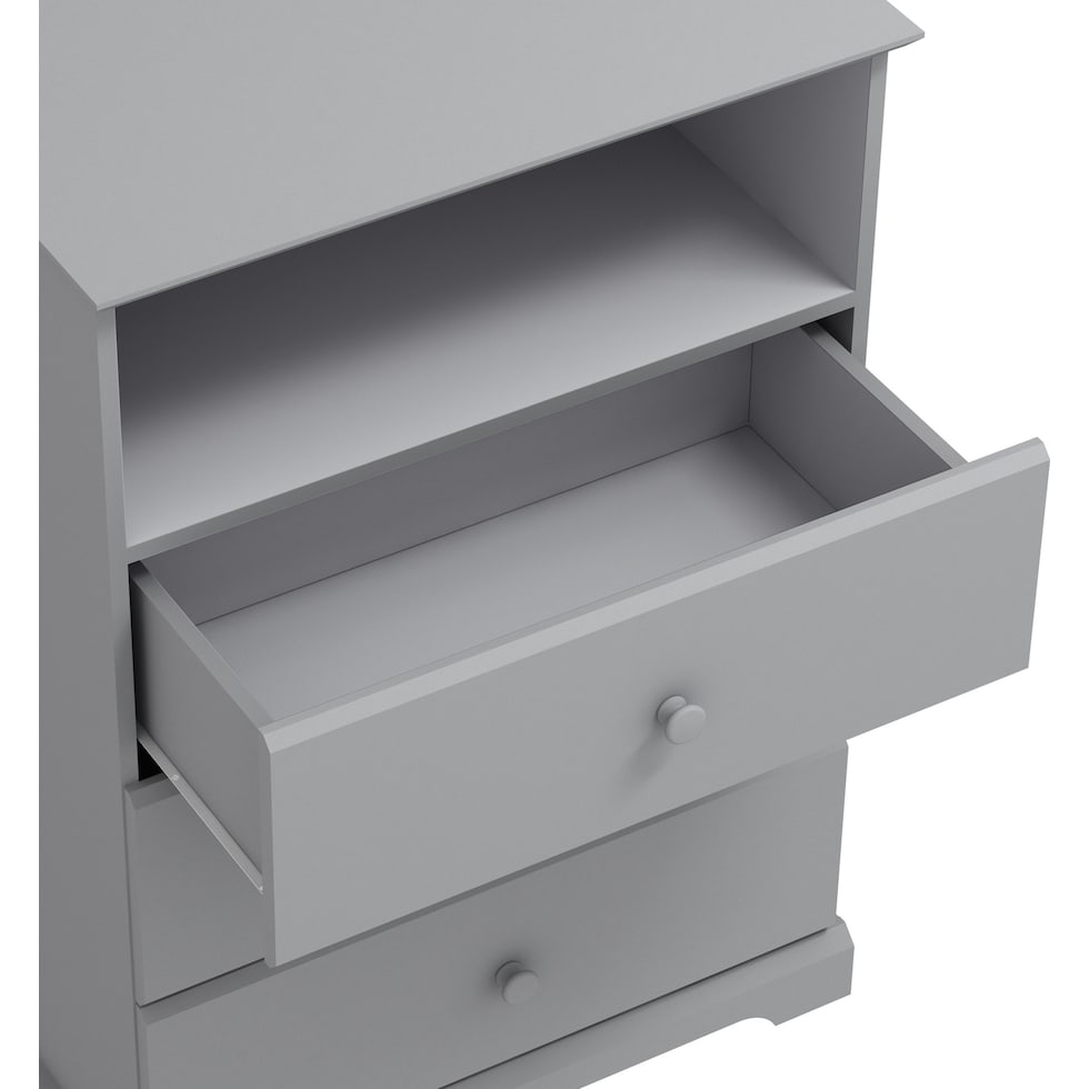 joelle gray chest   