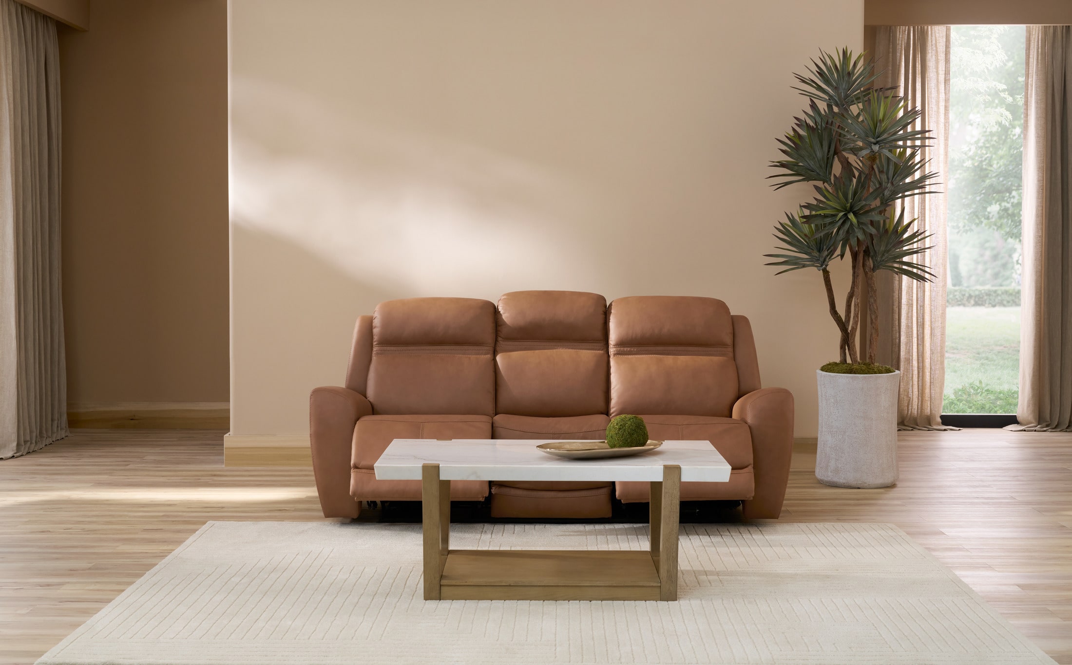 きょん　ソファ Kenyon Dual-Power Reclining Sofa | Value City Furniture
