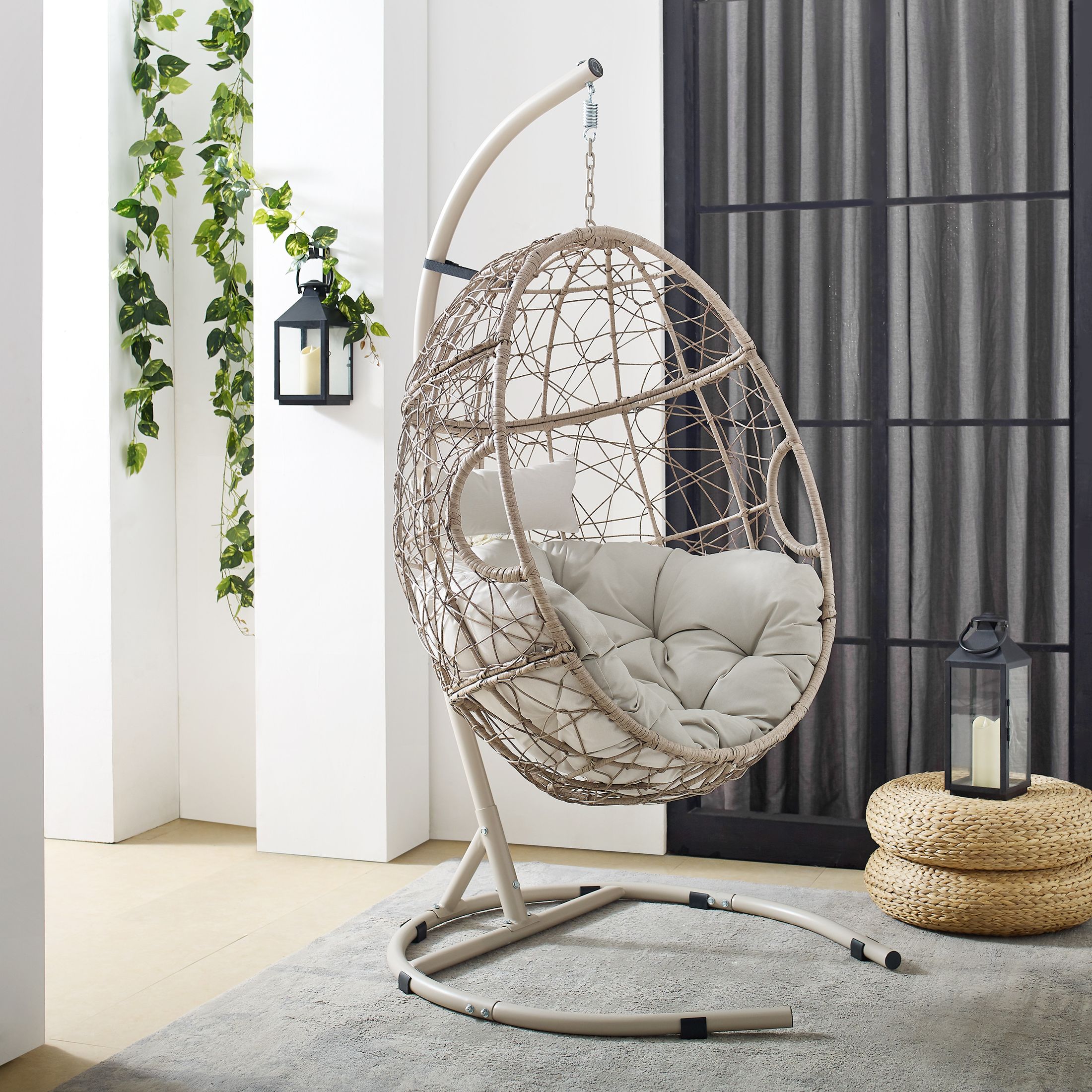 Wicker egg outlet swing