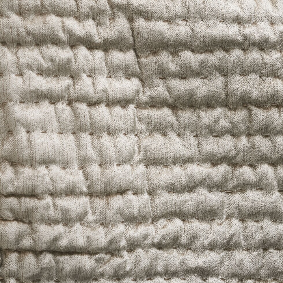 light brown swatch  
