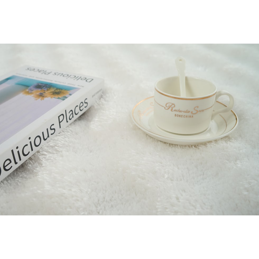 lilly white area rug  x    