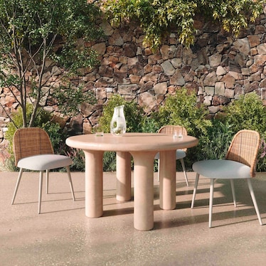 Lubec Indoor/Outdoor Round Dining Table