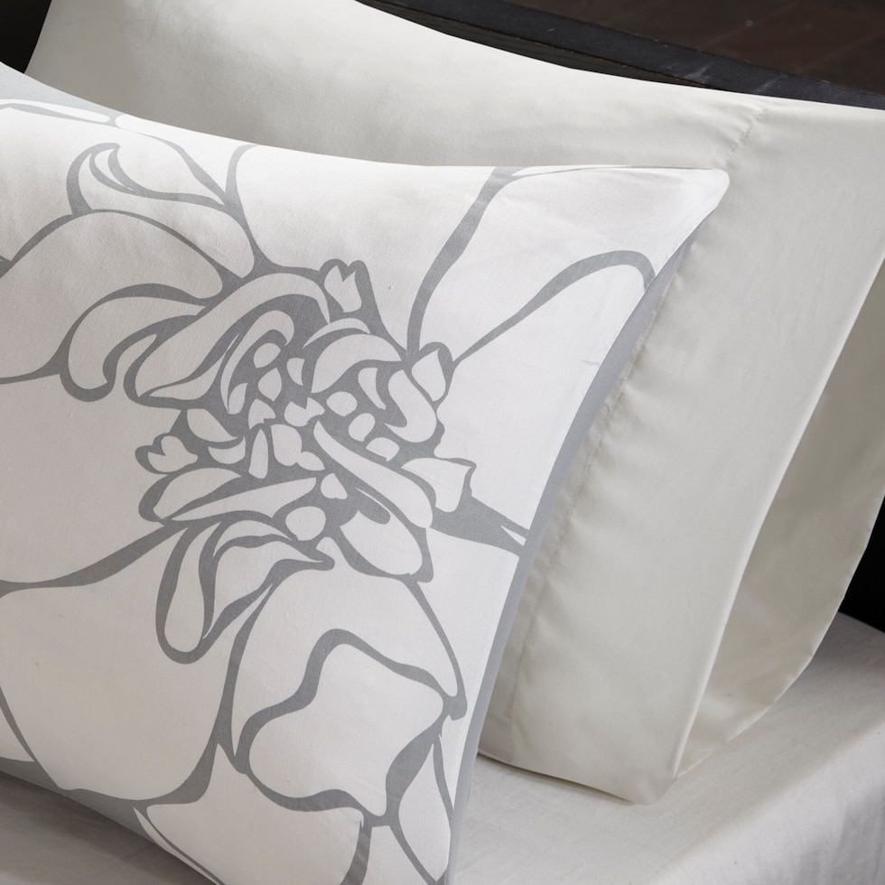 prissy gray queen bedding set   