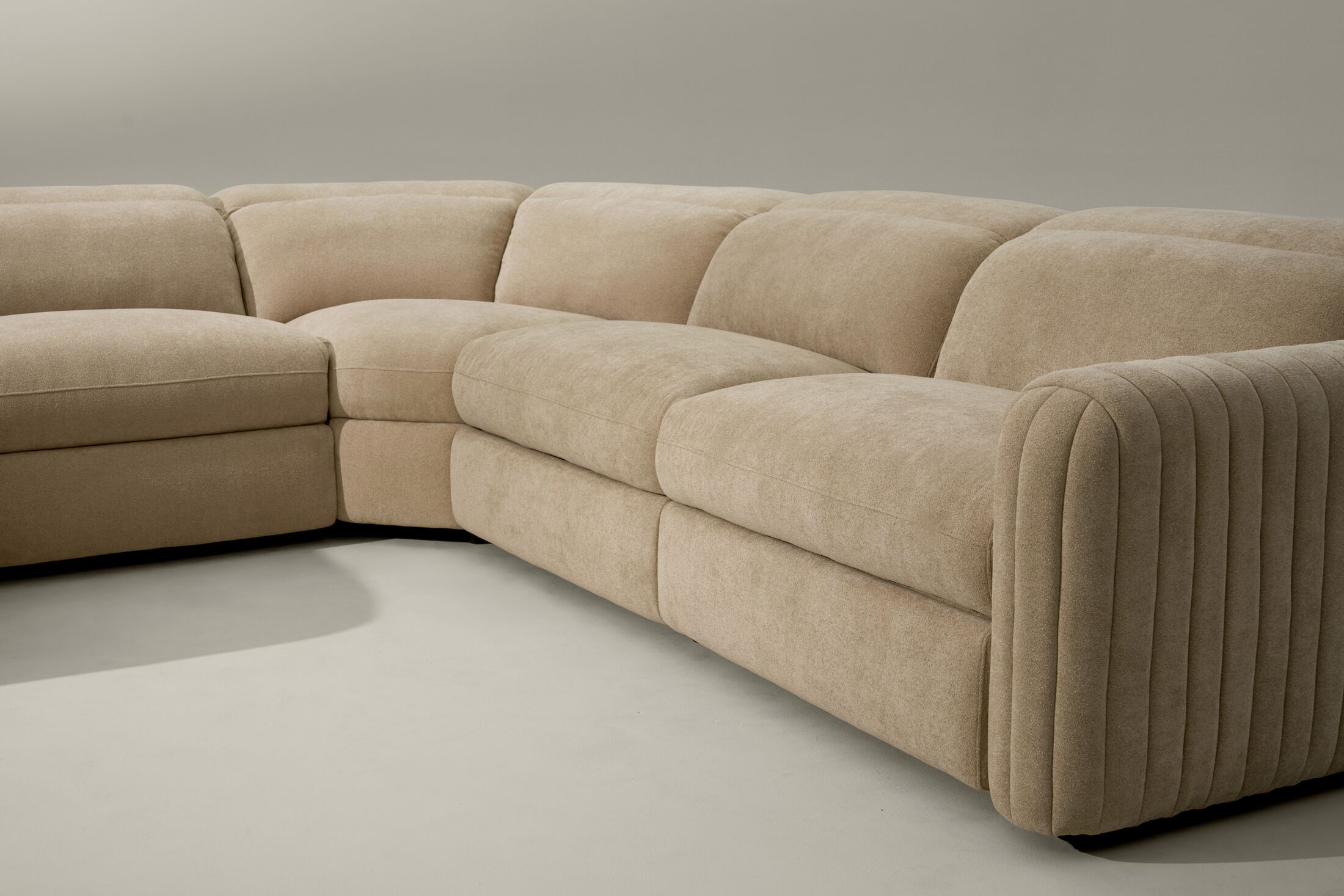 Soho Dual-Power Reclining 5-Piece Sectional with Adjustable Base