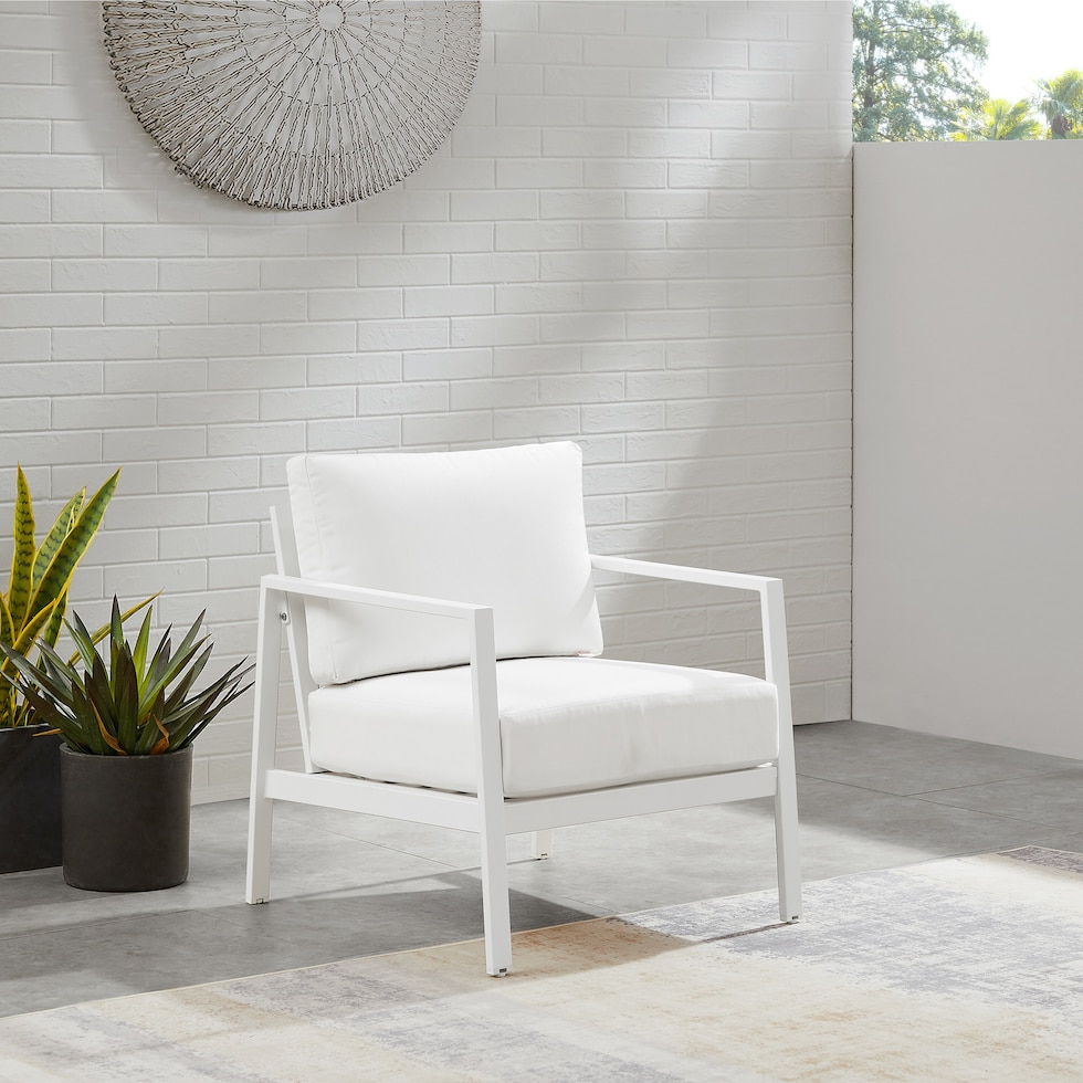 south hampton white outdoor chair   