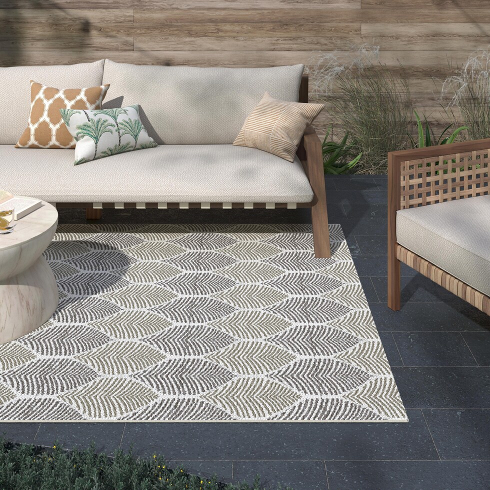 tan and brown rug   