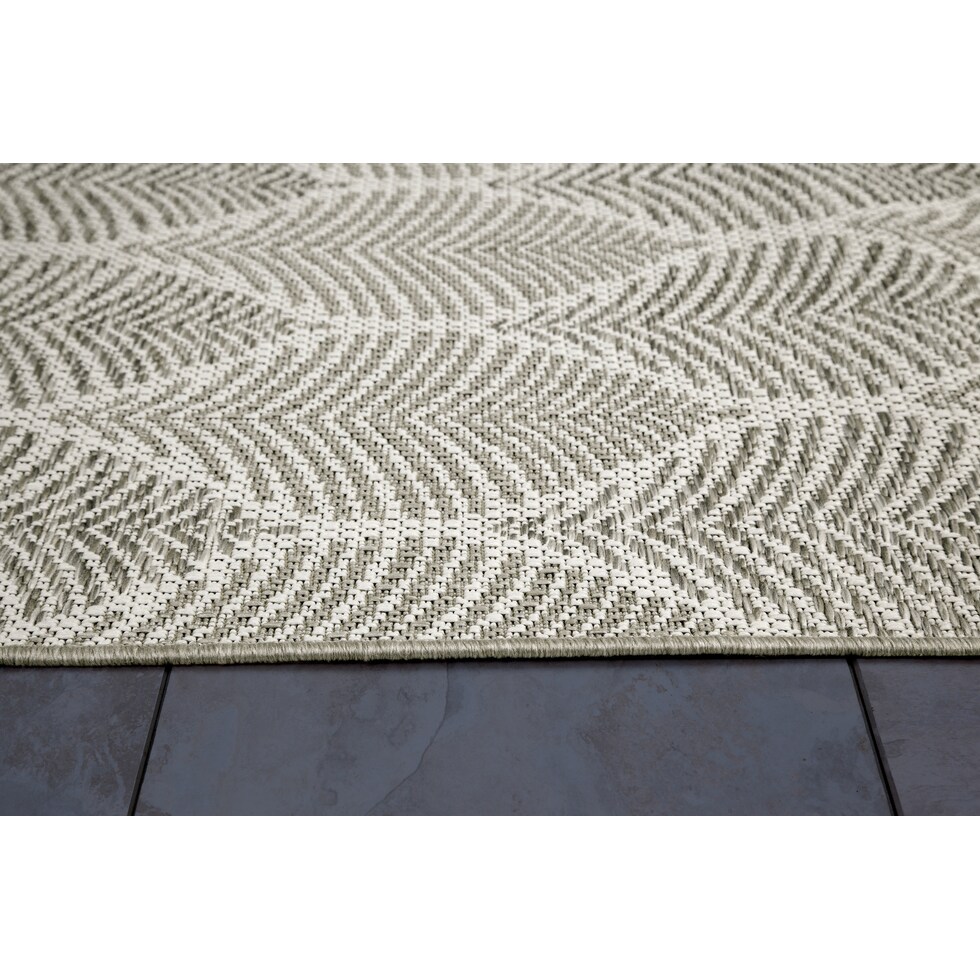 tan and brown rug   