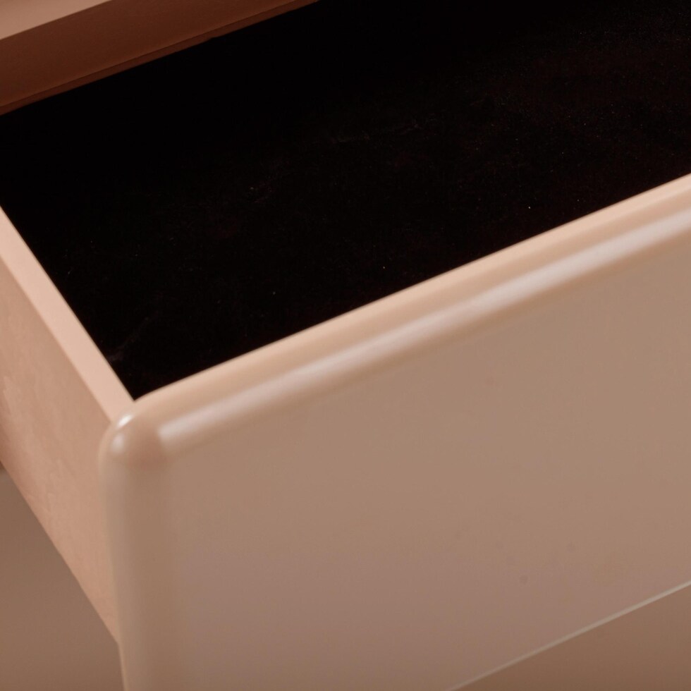 tischa light brown dresser   