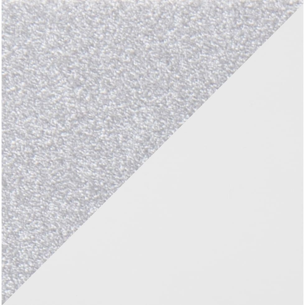 white swatch  