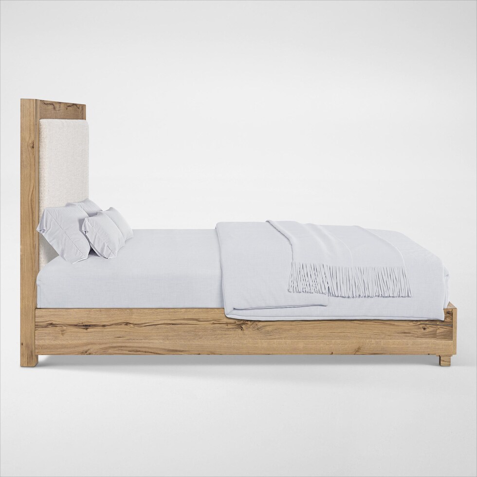 wyatt light brown queen bed   