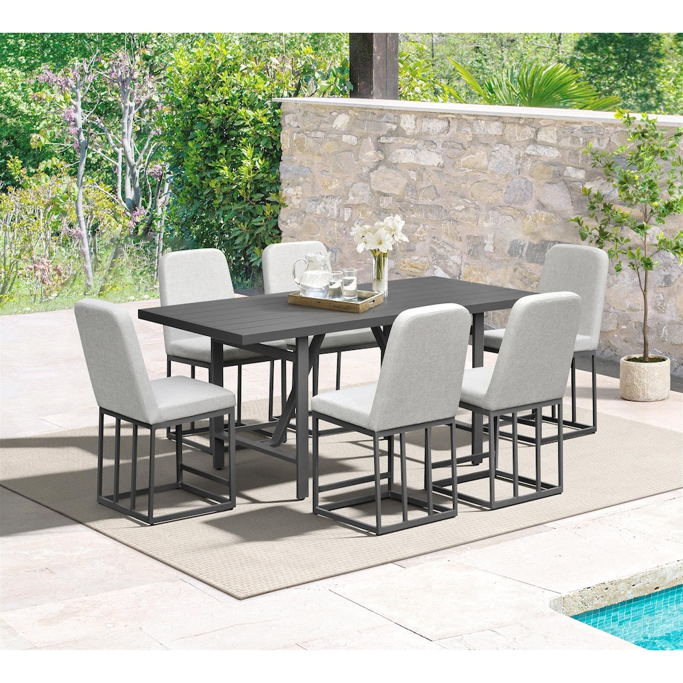 yarmouth light brown  pc outdoor dining   